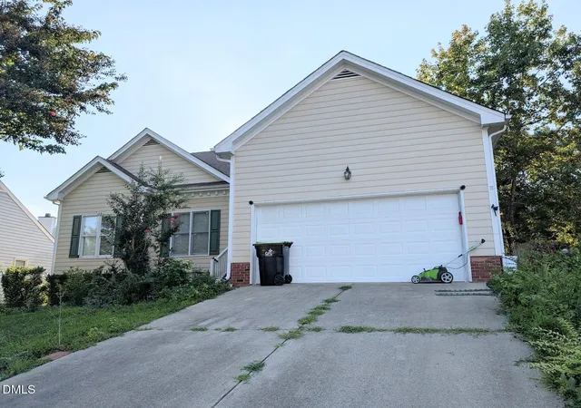 Photo 1 of Sale Pending at 1917 Battlewood Rd, Apex, NC 27523 | MLS# 10189911 | Listing updated on 2026-09-14