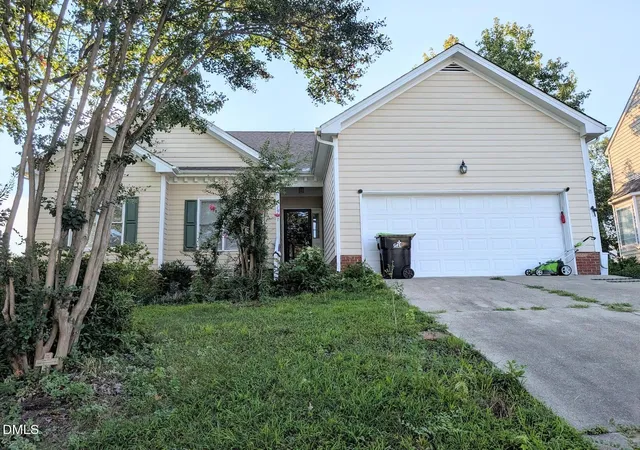 Photo 2 of Sale Pending at 1917 Battlewood Rd, Apex, NC 27523 | MLS# 10189911 | Listing updated on 2026-09-14