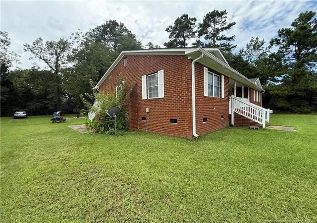Photo 2 of Single family home for sale at 345 W Pungo St, Belhaven, NC 27810 | MLS# 768668 | Listing updated on 2026-09-01
