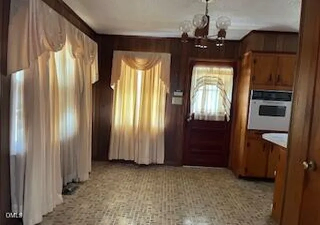 Photo 3 of Sale Pending at 628 Farrar Ave, Henderson, NC 27536 | MLS# 10189874 | Listing updated on 2026-09-15