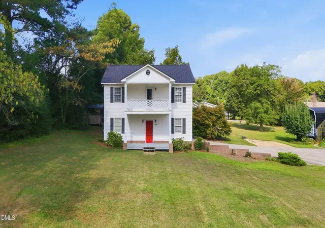 Photo 3 of Single family home for sale at 105 Mcleod Dr, Sanford, NC 27330 | MLS# 10190158 | Listing updated on 2026-09-03