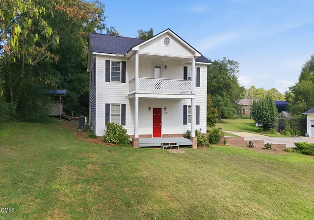 Photo 3 of Single family home for sale at 105 Mcleod Dr, Sanford, NC 27330 | MLS# 10190158 | Listing updated on 2026-09-03
