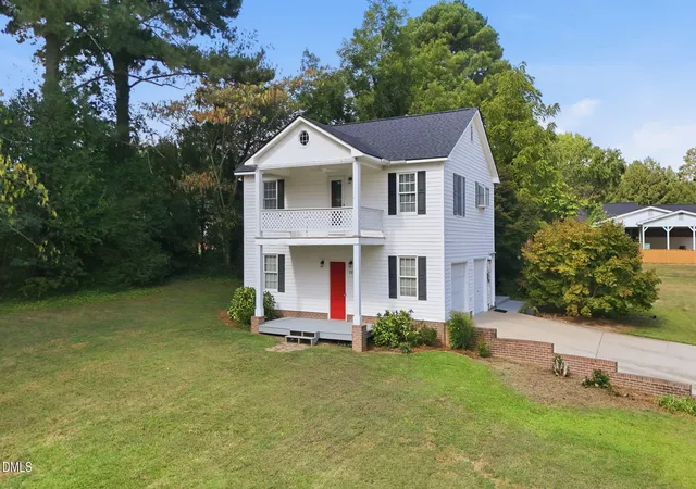 Photo 4 of Single family home for sale at 105 Mcleod Dr, Sanford, NC 27330 | MLS# 10190158 | Listing updated on 2026-09-03