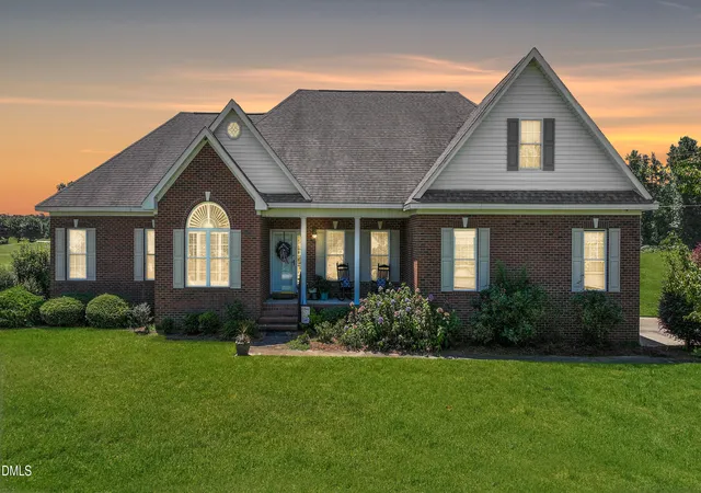 Photo 1 of Single family home for sale at 115 Hunters Walk Ln, Clinton, NC 28328 | MLS# 10189896 | Listing updated on 2026-09-21