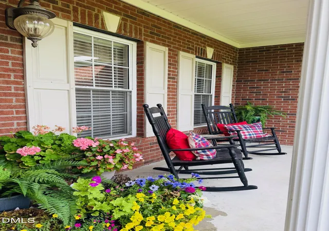 Photo 2 of Single family home for sale at 115 Hunters Walk Ln, Clinton, NC 28328 | MLS# 10189896 | Listing updated on 2026-09-21