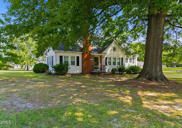 Photo 2 of Single family home for sale at 313 Proctor St, Zebulon, NC 27597 | MLS# 10191047 | Listing updated on 2026-09-05