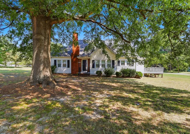 Photo 3 of Single family home for sale at 313 Proctor St, Zebulon, NC 27597 | MLS# 10191047 | Listing updated on 2026-09-05