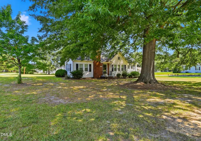 Photo 3 of Single family home for sale at 313 Proctor St, Zebulon, NC 27597 | MLS# 10191047 | Listing updated on 2026-09-05