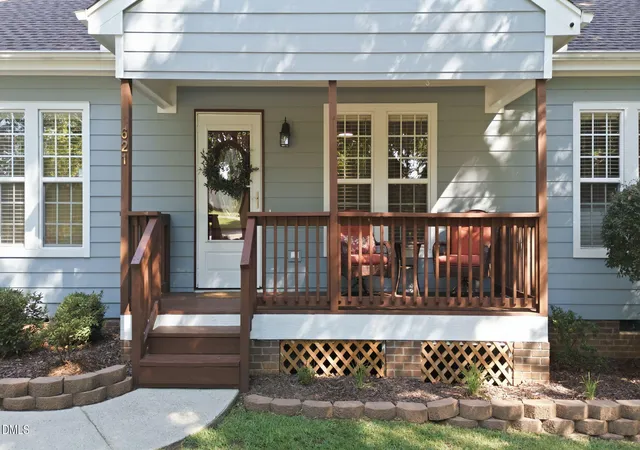 Photo 3 of Sale Pending at 621 Whitetail Ln, Archer Lodge, NC 27527 | MLS# 10190306 | Listing updated on 2026-09-14