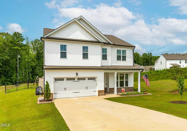 Photo 2 of Single family home for sale at 100 Capanne Ct, Clayton, NC 27527 | MLS# 10190443 | Listing updated on 2026-09-03