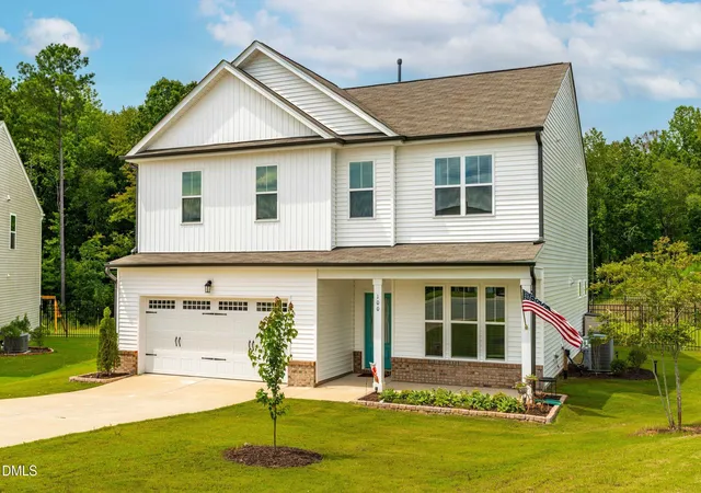 Photo 3 of Single family home for sale at 100 Capanne Ct, Clayton, NC 27527 | MLS# 10190443 | Listing updated on 2026-09-03