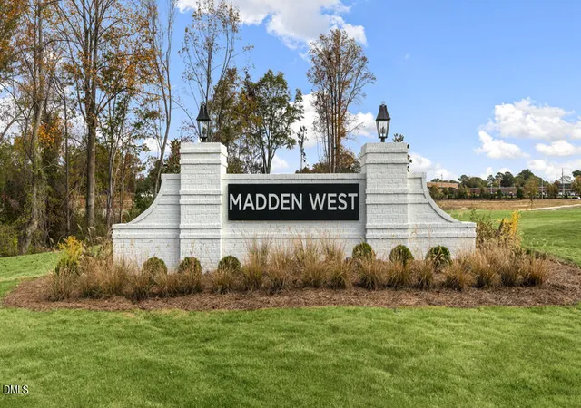 Photo 3 of Townhouse for sale at 822 Washington St, Fuquay Varina, NC 27526 | MLS# 10189991 | Listing updated on 2026-09-08
