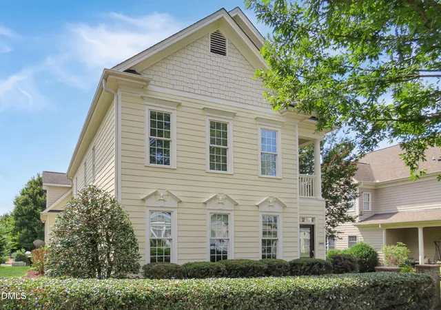 Photo 2 of Single family home for sale at 1605 Green Oaks Pkwy, Holly Springs, NC 27540 | MLS# 10190185 | Listing updated on 2026-09-04