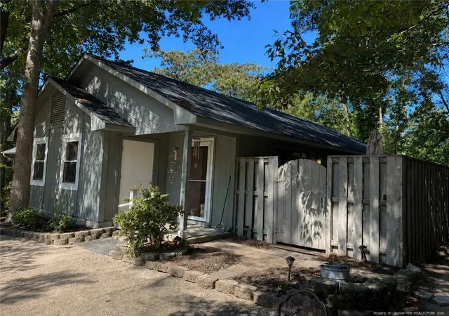 Photo 2 of Sale Pending at 2723 Rivercliff Rd, Fayetteville, NC 28301 | MLS# 768640 | Listing updated on 2026-09-17