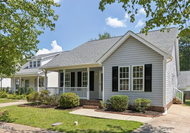 Photo 2 of Single family home for sale at 104 Cliffdale Rd, Holly Springs, NC 27540 | MLS# 10190194 | Listing updated on 2026-09-11