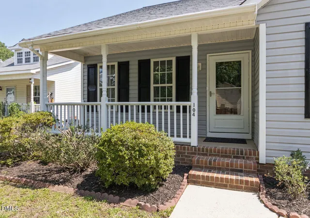 Photo 3 of Single family home for sale at 104 Cliffdale Rd, Holly Springs, NC 27540 | MLS# 10190194 | Listing updated on 2026-09-11
