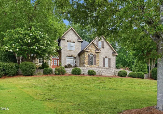 Photo 2 of Single family home for sale at 57 Bridgewater Ct, Chapel Hill, NC 27517 | MLS# 10190083 | Listing updated on 2026-09-20