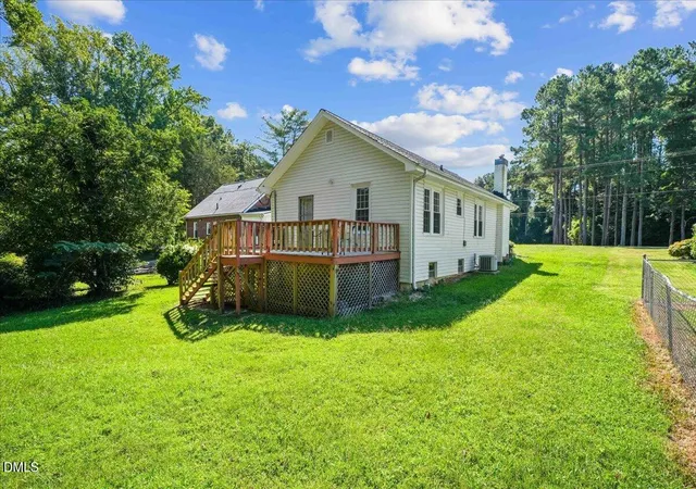 Photo 3 of Single family home for sale at 1916 Oxford Rd, Henderson, NC 27536 | MLS# 10190371 | Listing updated on 2026-10-07