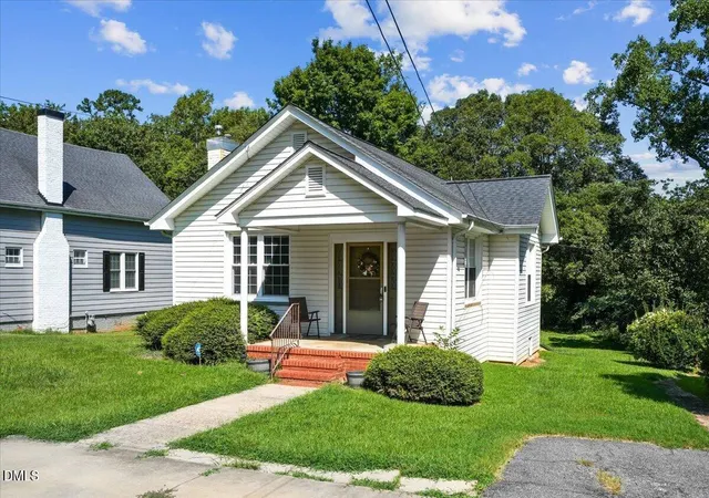 Photo 1 of Single family home for sale at 1916 Oxford Rd, Henderson, NC 27536 | MLS# 10190371 | Listing updated on 2026-10-07