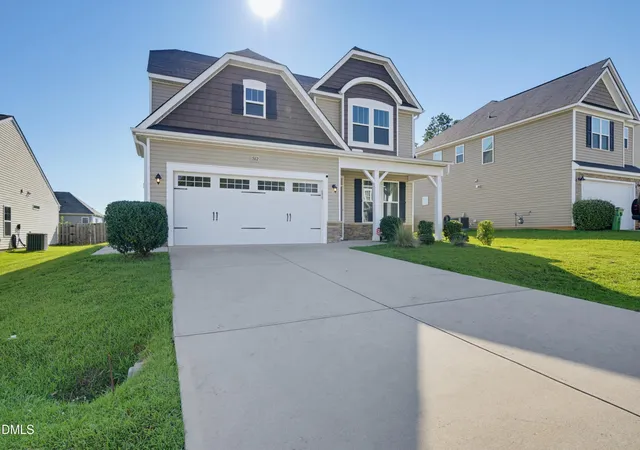 Photo 3 of Single family home for sale at 562 Summerwind Plantation Dr, Garner, NC 27529 | MLS# 10190673 | Listing updated on 2026-09-17