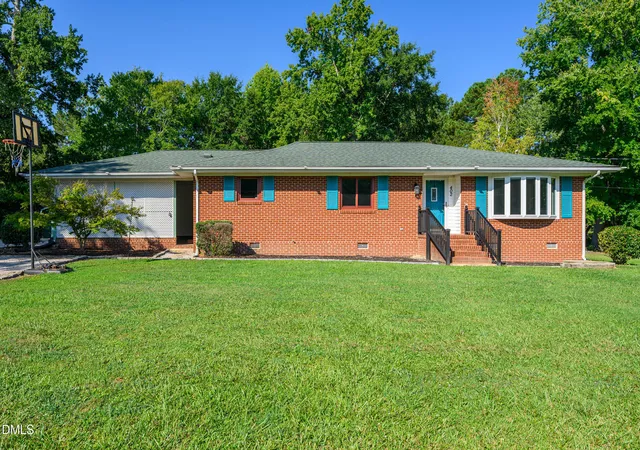 Photo 2 of Single family home for sale at 402 Stallings Rd, Zebulon, NC 27597 | MLS# 10190394 | Listing updated on 2026-10-07
