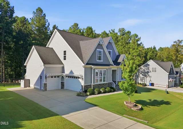 Photo 3 of Sale Pending at 209 Old Ballentine Way, Holly Springs, NC 27540 | MLS# 10190167 | Listing updated on 2026-09-05