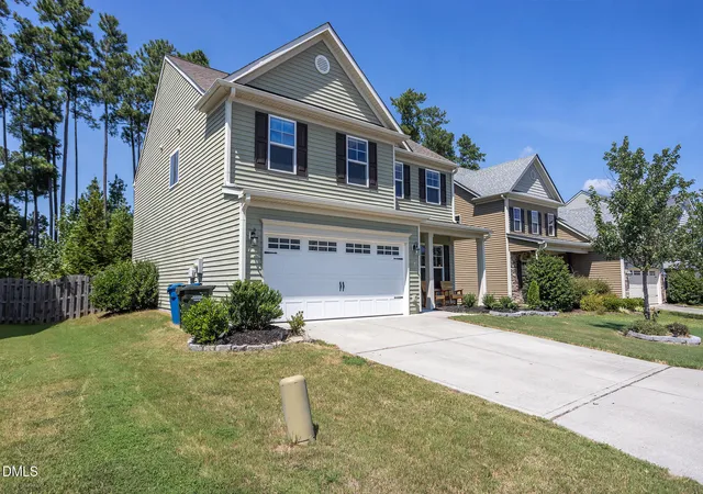 Photo 3 of Sale Pending at 2509 Kestrel Hts Ct, Durham, NC 27703 | MLS# 10192102 | Listing updated on 2026-09-19