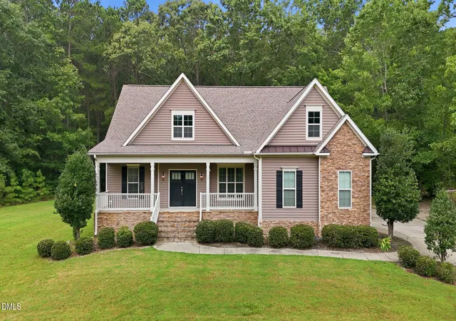 Photo 2 of Single family home for sale at 30 Banbury Rd W, Zebulon, NC 27597 | MLS# 10190327 | Listing updated on 2026-09-29
