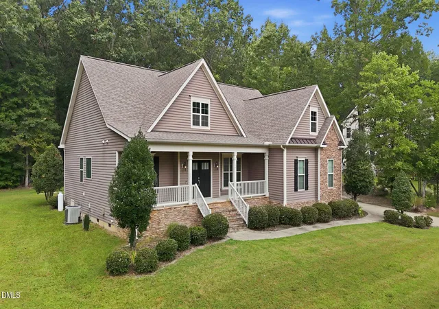 Photo 3 of Single family home for sale at 30 Banbury Rd W, Zebulon, NC 27597 | MLS# 10190327 | Listing updated on 2026-09-29