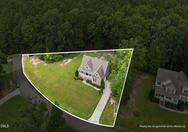 Photo 4 of Single family home for sale at 30 Banbury Rd W, Zebulon, NC 27597 | MLS# 10190327 | Listing updated on 2026-09-29