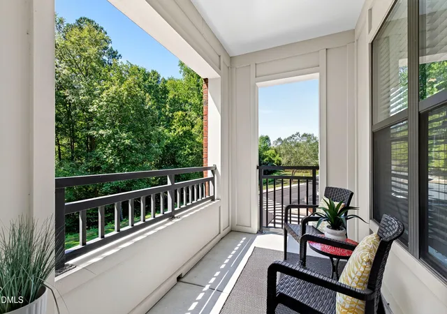 Listing Photo 4 - Condo for sale in building located at 2000 Southpoint Lndg Wy, Durham, NC 27707 - Unit # 2208