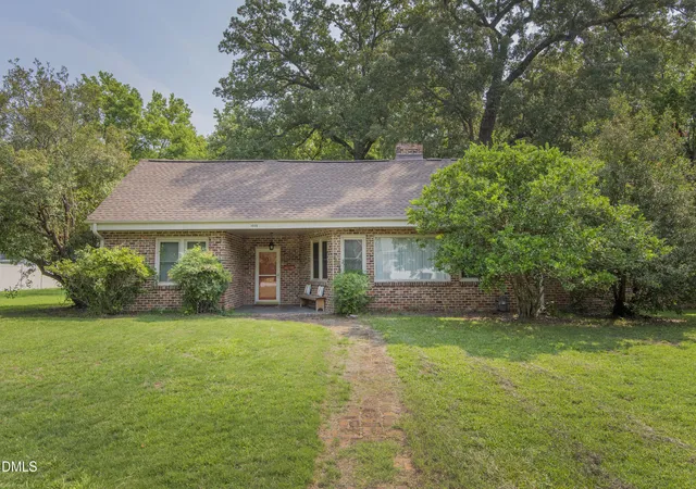 Photo 2 of Single family home for sale at 1605 Longview Ave, Tarboro, NC 27886 | MLS# 10190113 | Listing updated on 2026-09-02