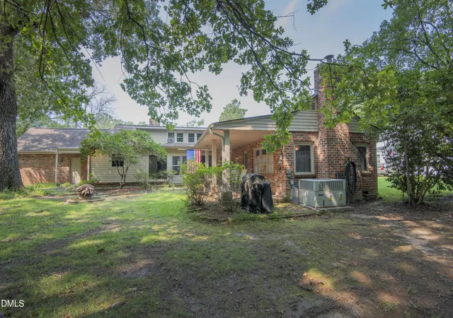 Photo 4 of Single family home for sale at 1605 Longview Ave, Tarboro, NC 27886 | MLS# 10190113 | Listing updated on 2026-09-02