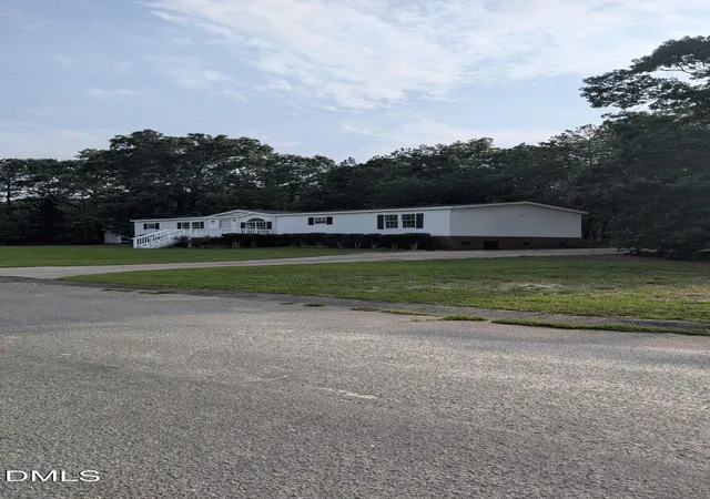Photo 2 of Single family home for sale at 104 Franklin Rd, Raeford, NC 28376 | MLS# 10190179 | Listing updated on 2026-09-02