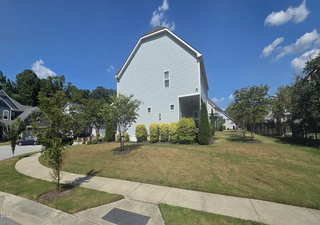 Photo 3 of Single family home for sale at 1900 Edens Ridge Ave, Wake Forest, NC 27587 | MLS# 10190624 | Listing updated on 2026-09-22