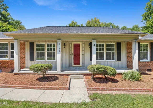 Photo 3 of Single family home for sale at 1208 Hatch Rd, Chapel Hill, NC 27516 | MLS# 10190789 | Listing updated on 2026-09-13
