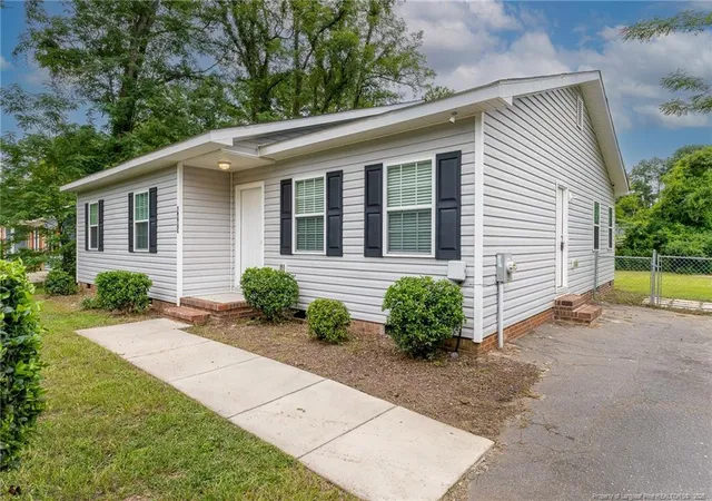 Photo 3 of Single family home for sale at 6495 Portsmouth Dr, Fayetteville, NC 28314 | MLS# 768712 | Listing updated on 2026-09-21