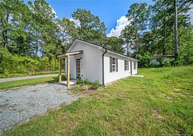 Photo 3 of Single family home for sale at 401 Cedric St, Fayetteville, NC 28303 | MLS# 768755 | Listing updated on 2026-09-02