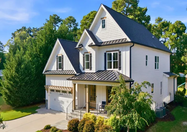 Photo 2 of Single family home for sale at 113 Crestview Rd, Raleigh, NC 27609 | MLS# 10191904 | Listing updated on 2026-09-19