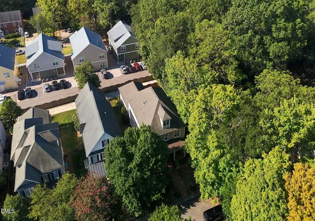 Photo 3 of Sale Pending at 3113 Raymond St, Raleigh, NC 27607 | MLS# 10192129 | Listing updated on 2026-09-15