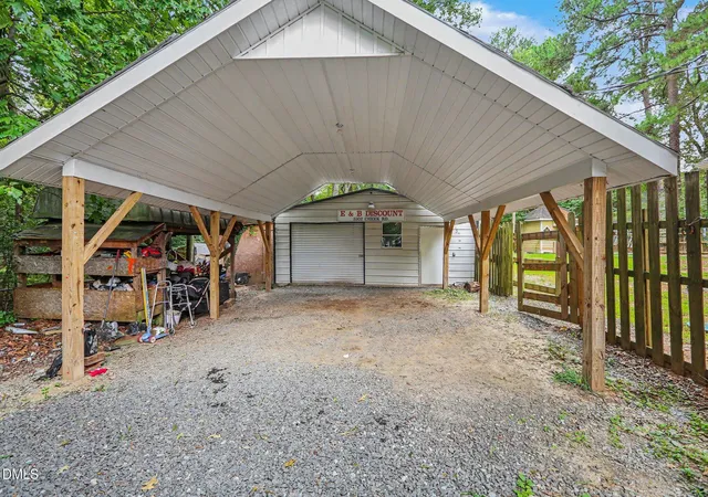 Photo 4 of Single family home for sale at 2904 Pervis Rd, Durham, NC 27704 | MLS# 10191497 | Listing updated on 2026-09-25