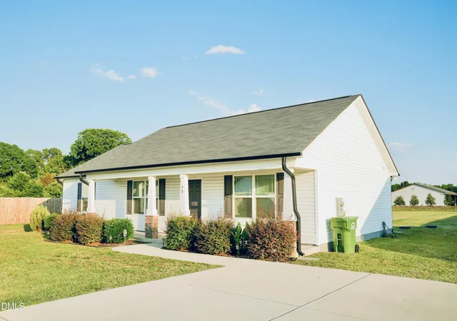 Photo 3 of Single family home for sale at 79 Beaver Tavern Dr, Benson, NC 27504 | MLS# 10190376 | Listing updated on 2026-09-03