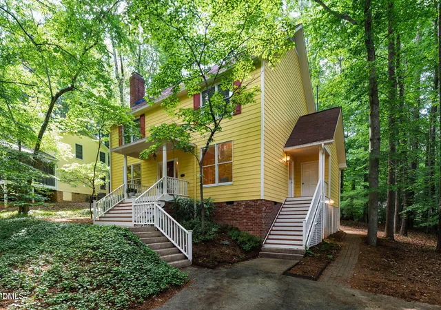 Photo 2 of Single family home for sale at 105 Bristol Dr, Chapel Hill, NC 27516 | MLS# 10190205 | Listing updated on 2026-09-02