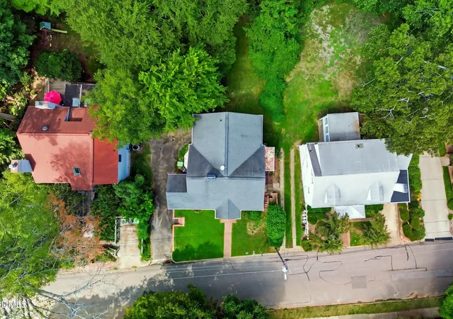 Photo 3 of Single family home for sale at 1420 Park Dr, Raleigh, NC 27605 | MLS# 10190232 | Listing updated on 2026-09-04