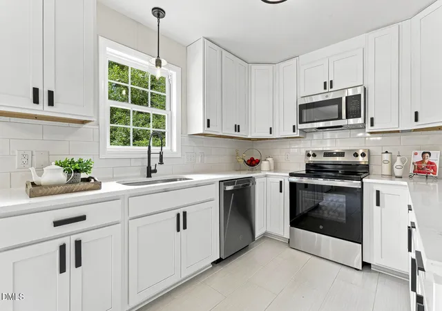 Photo 4 of Sale Pending at 408 Crestview St, Sanford, NC 27330 | MLS# 10190838 | Listing updated on 2026-09-11
