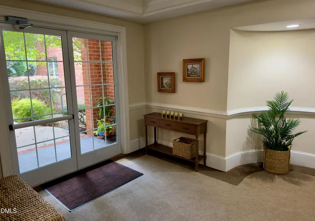 Listing Photo 4 - Condo for sale in building located at 431 W Barbee Chapel Rd, Chapel Hill, NC 27517
