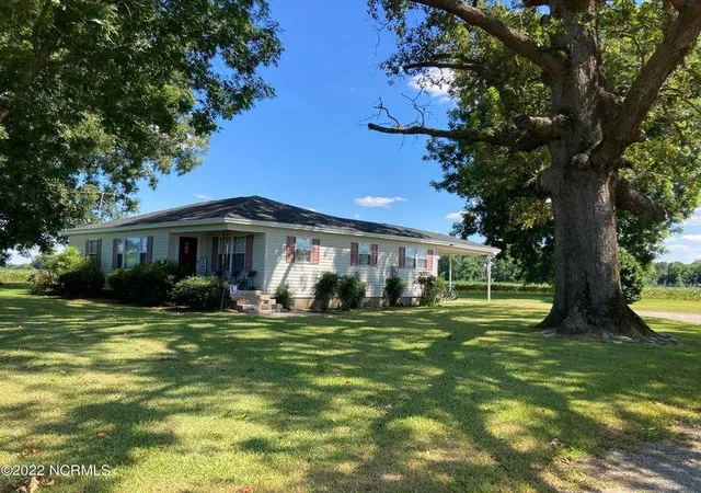 Photo 3 of Single family home for sale at 382 Pig Cradle Ln, Clinton, NC 28328 | MLS# 10190243 | Listing updated on 2026-09-21