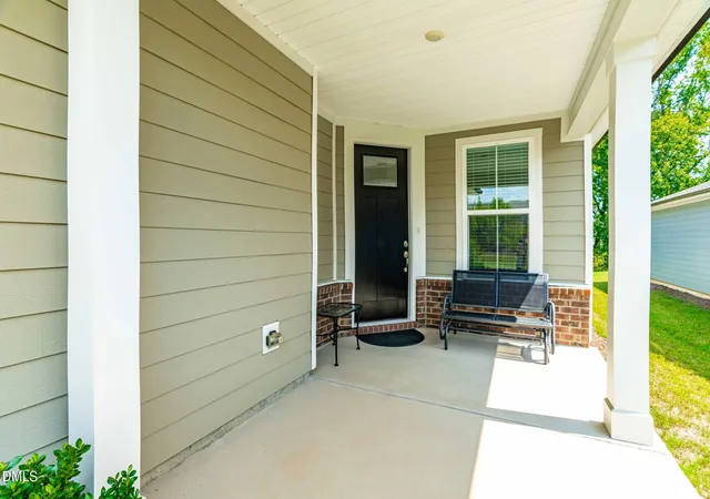 Photo 3 of Single family home for sale at 28 N Brookhollow Way, Clayton, NC 27520 | MLS# 10190270 | Listing updated on 2026-09-02