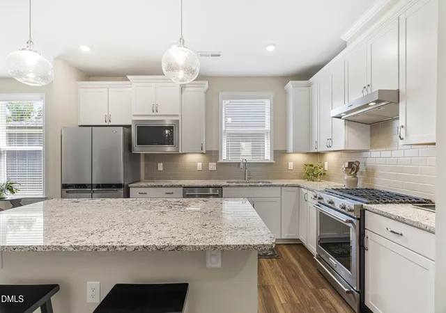 Photo 4 of Single family home for sale at 28 N Brookhollow Way, Clayton, NC 27520 | MLS# 10190270 | Listing updated on 2026-09-02