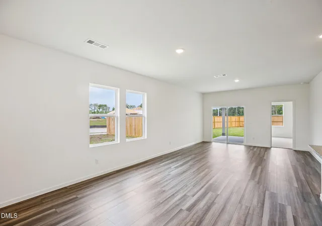 Photo 3 of Single family home for sale at 186 S Waterstone Ln, Clayton, NC 27520 | MLS# 10190294 | Listing updated on 2026-09-09